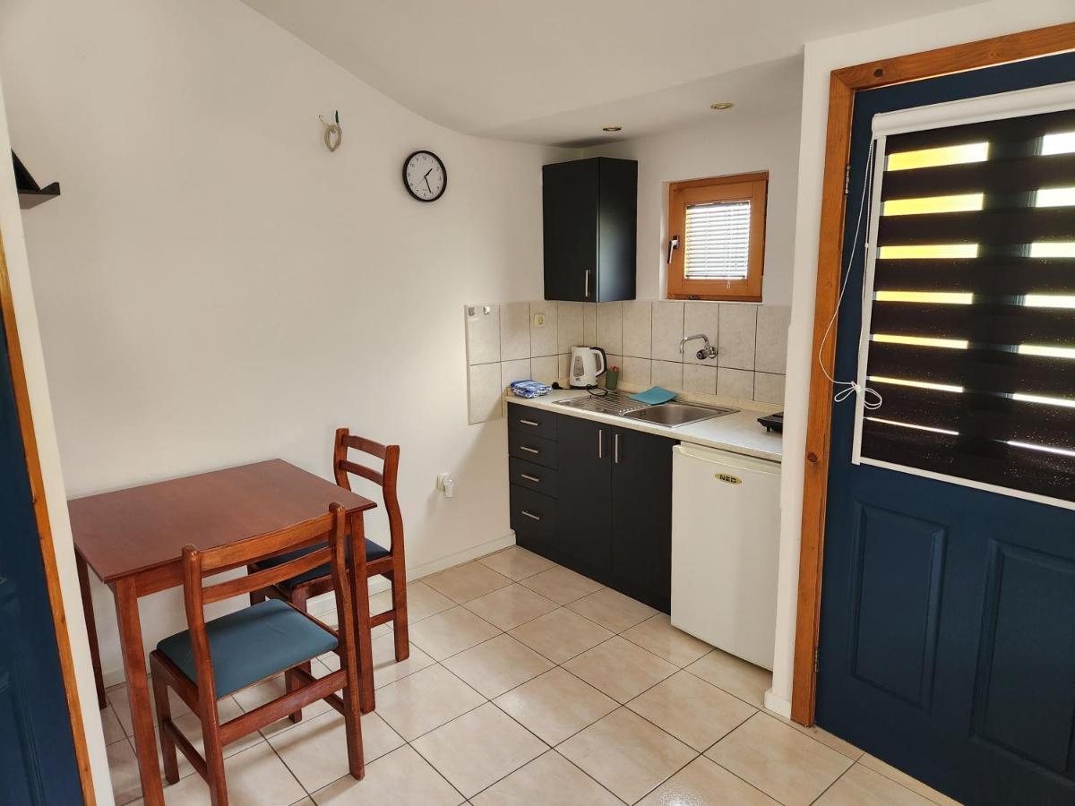 Pension Lale Apartment Pestani Ngoại thất bức ảnh