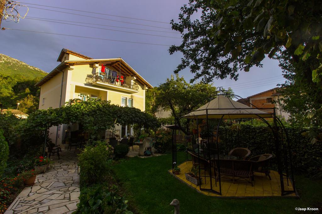 Pension Lale Apartment Pestani Ngoại thất bức ảnh