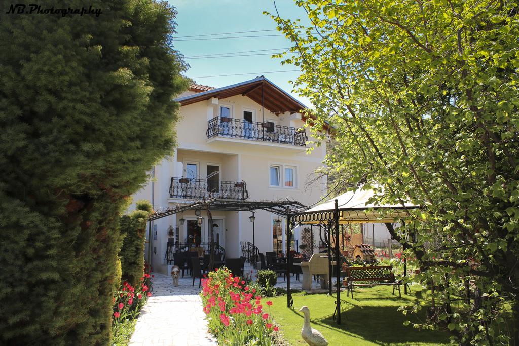 Pension Lale Apartment Pestani Ngoại thất bức ảnh